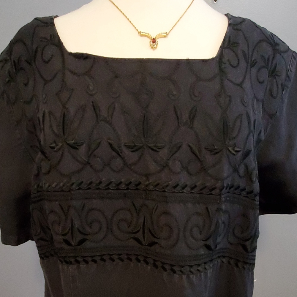 Vintage Avenue Dress - Picture 2 of 6
